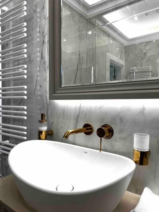 Studio Apartment In The Center Of รีกา ภายนอก รูปภาพ
