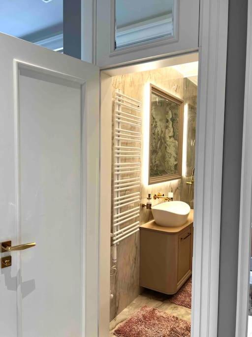 Studio Apartment In The Center Of รีกา ภายนอก รูปภาพ
